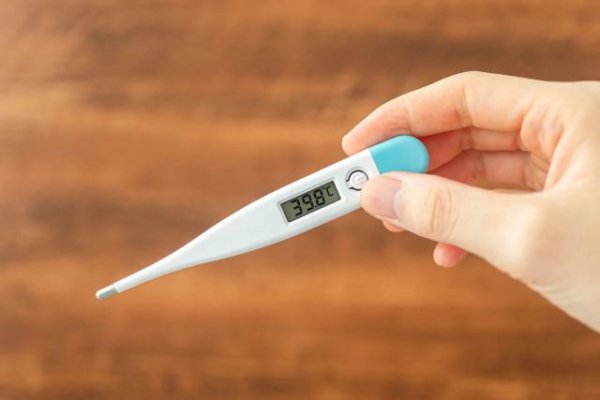 配资坊 不愿吹空调，湖南73岁奶奶体温逼近40°C！热射病就是器官“熟”了吗？专家解读