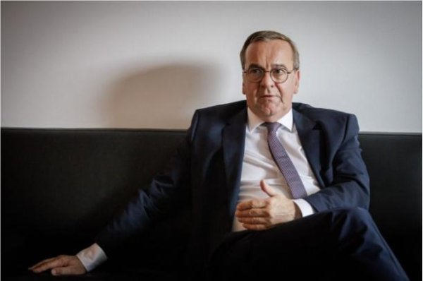 速盈配资 德防长称“若俄军袭击北约, 德军将愿杀死俄士兵”, 克宫回应: 德国正再次变得危险