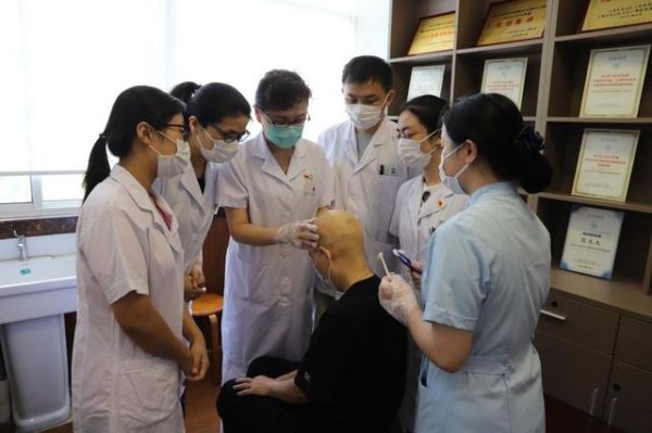 优益配资 上海这家社区医院里藏着“生发秘方”，已成非遗项目